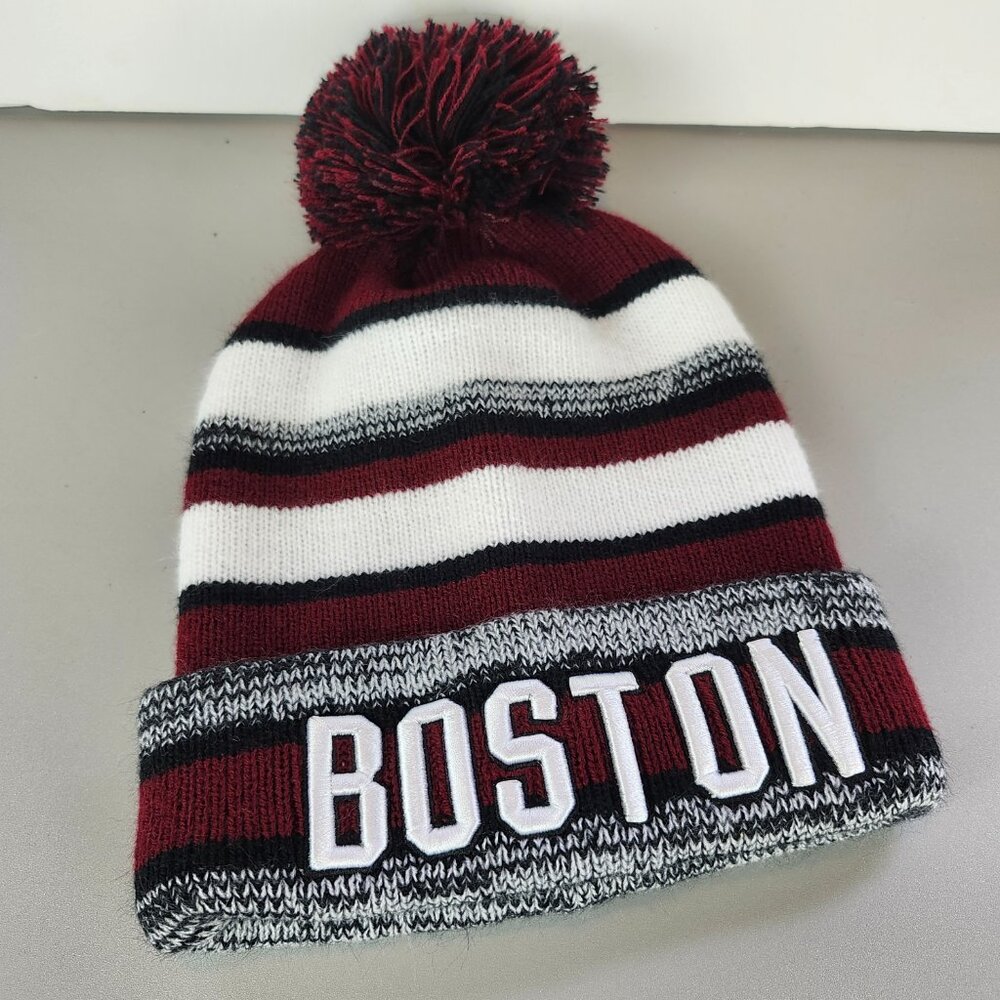 BOSTON Knitted Hat with Pom Pom